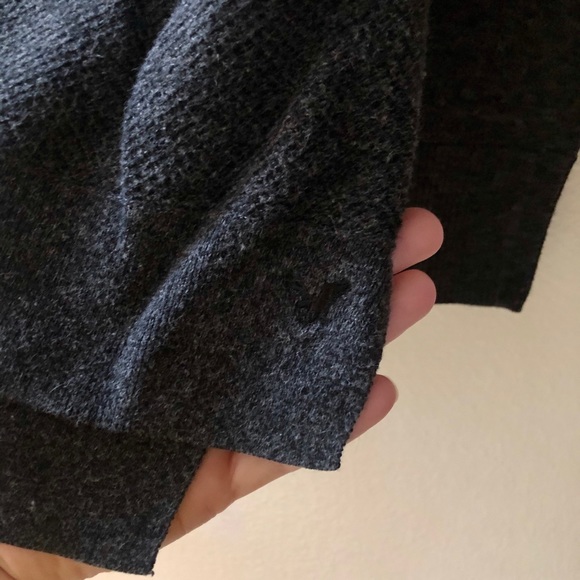 American Eagle Outfitters Sweater - Picture 2 of 3